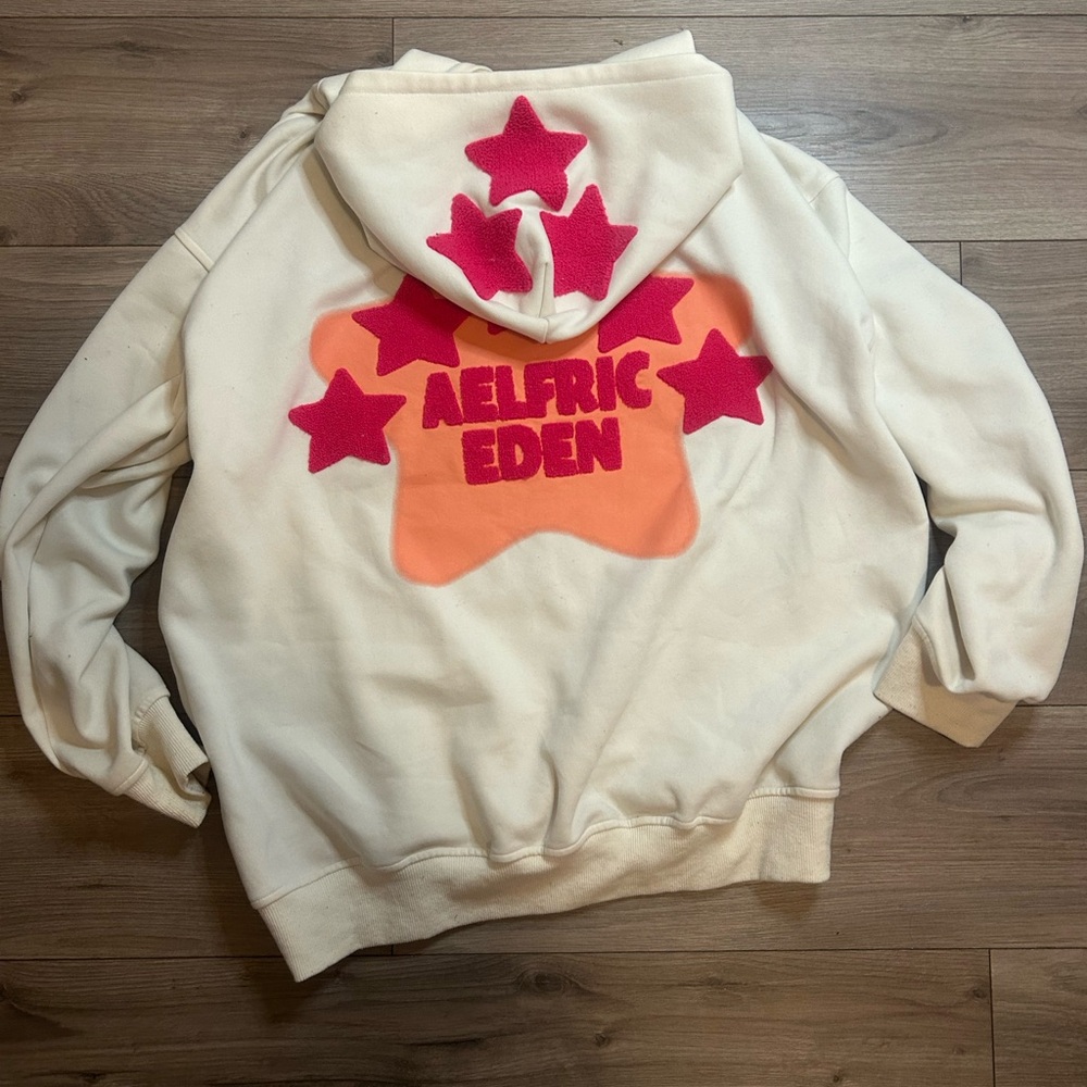 Aelfric Eden Cream Hoodie with Pink Stars